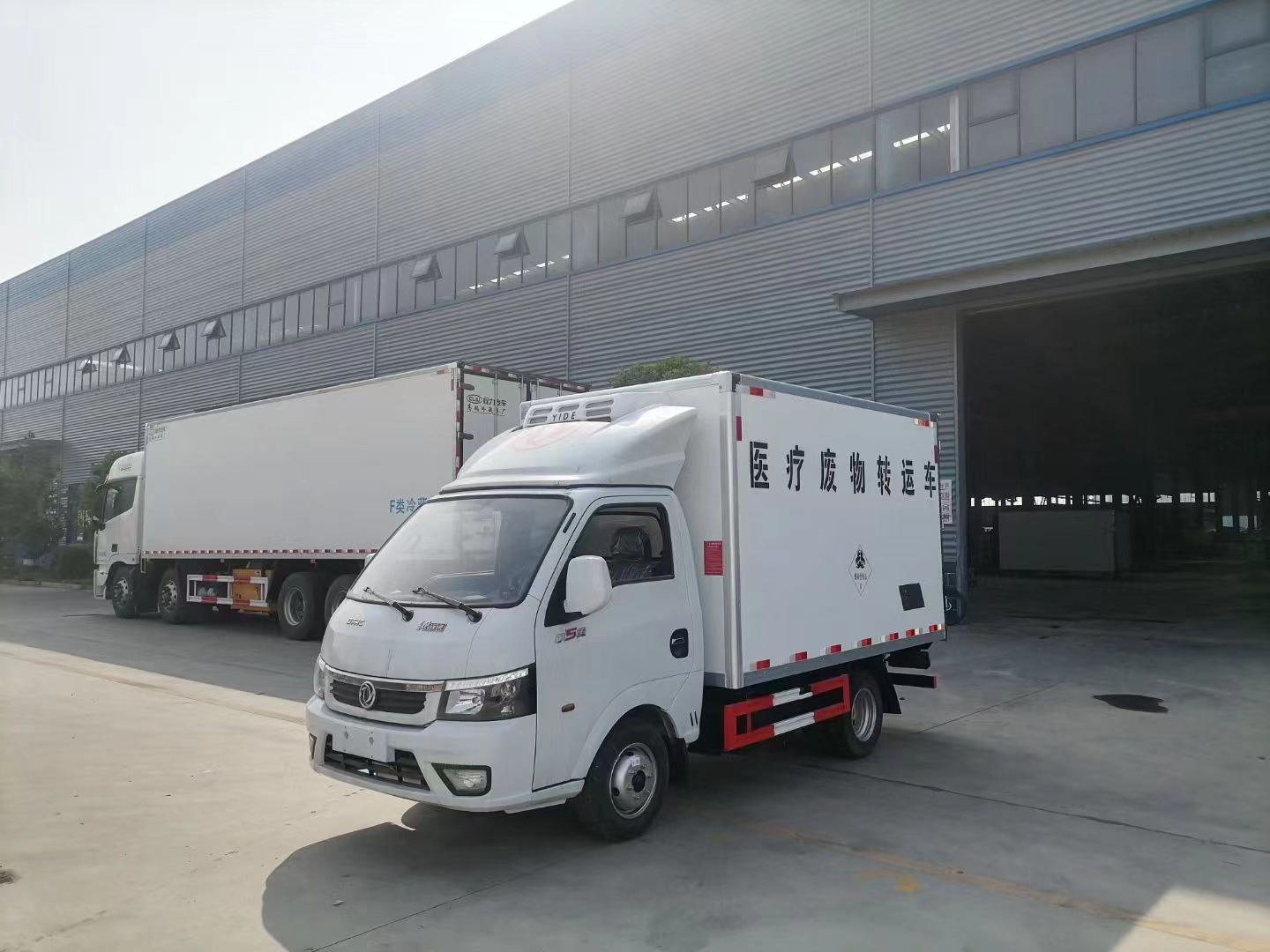 東風(fēng)途逸藍牌醫(yī)療廢物轉(zhuǎn)運車