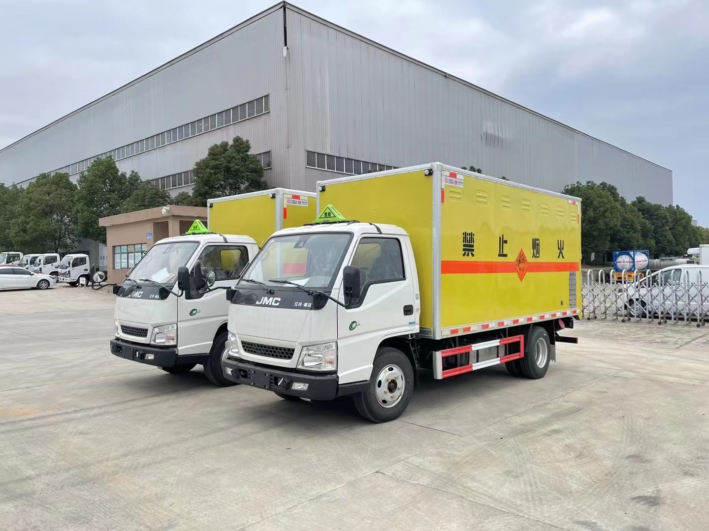 江鈴順達藍牌1.3噸爆破器材運輸車