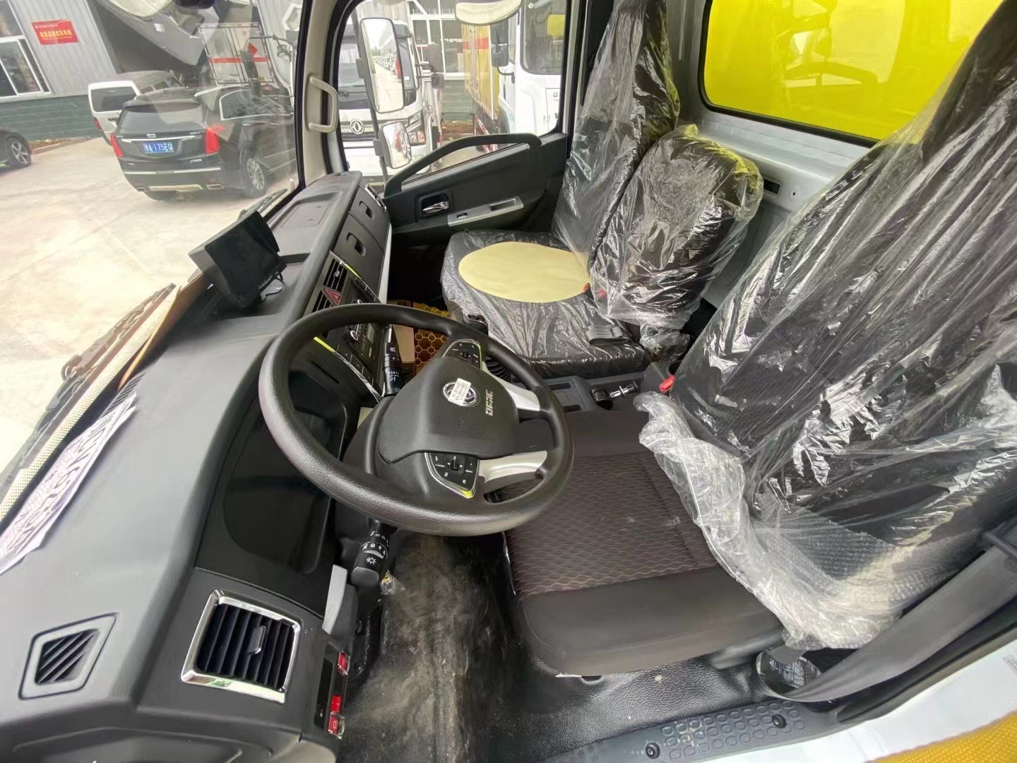 東風多利卡7噸民爆車