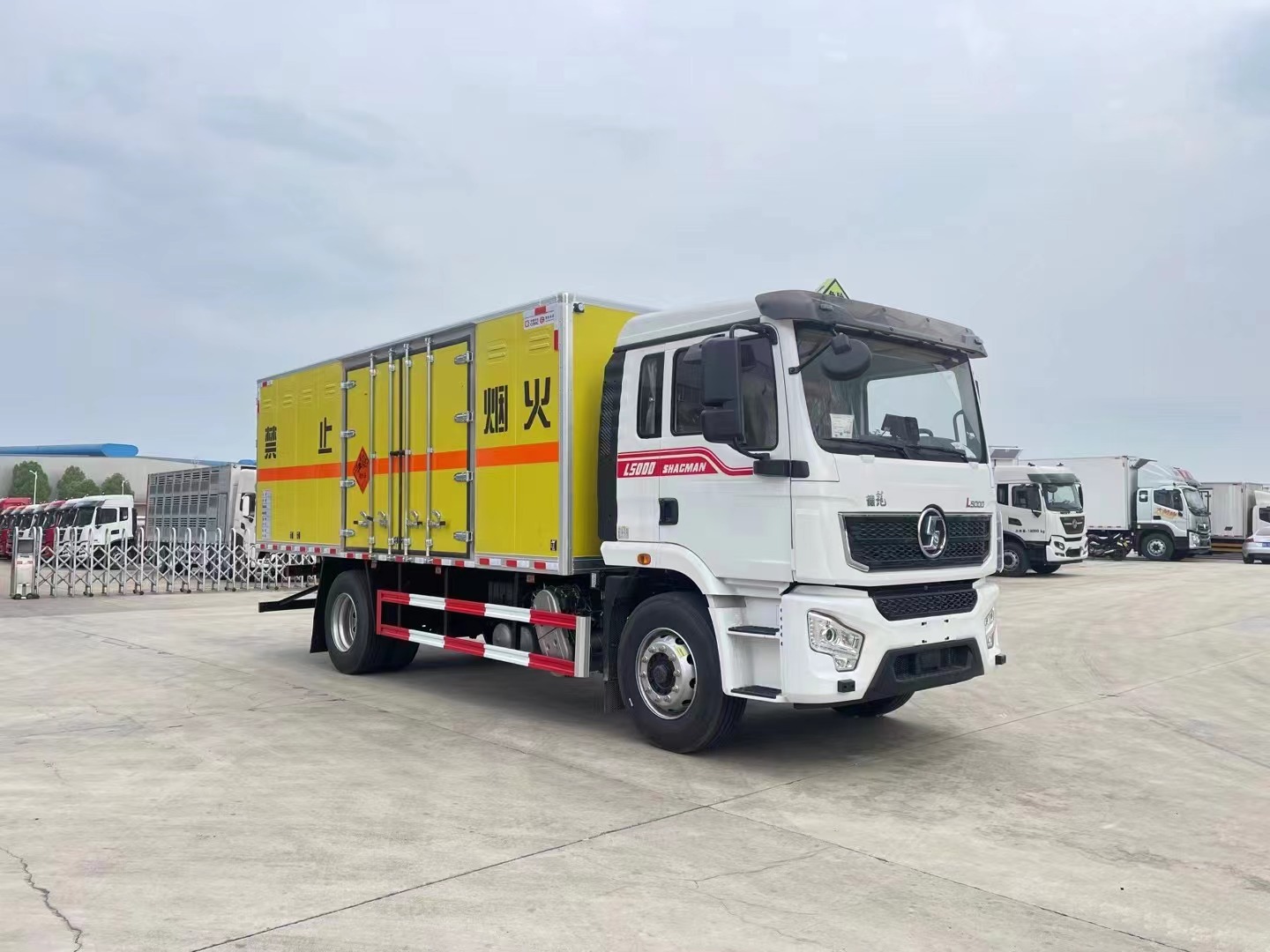 陜汽德龍6.8米煙花炮竹運輸車