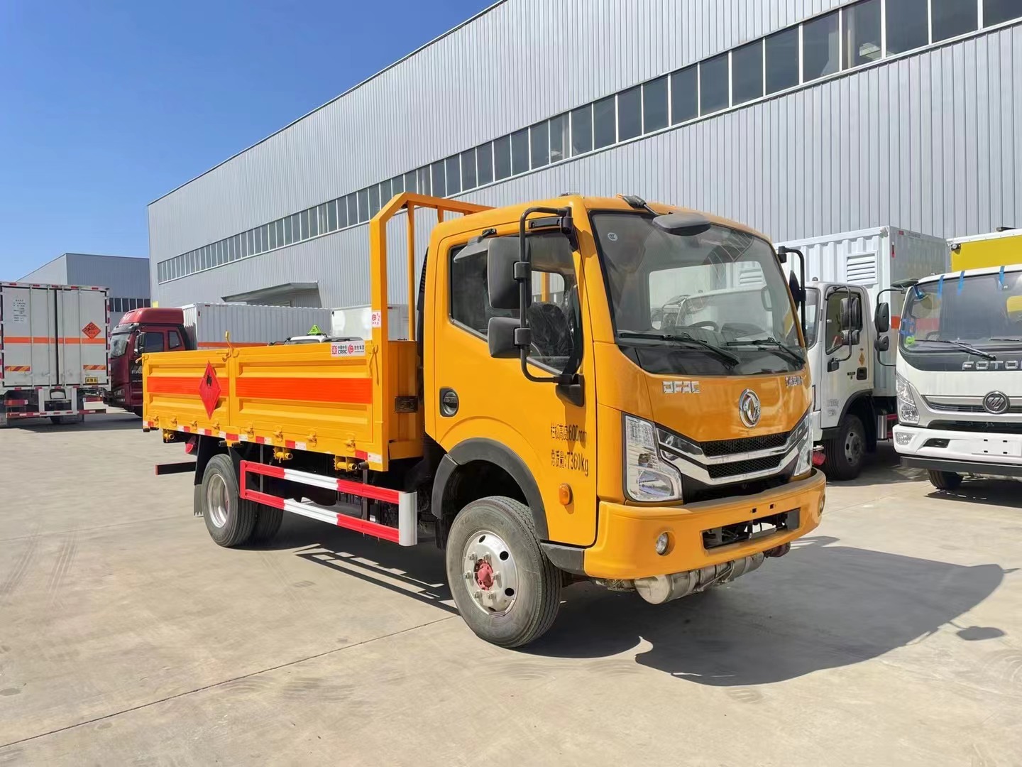 東風多利卡4噸氣瓶運輸車玉柴發動機