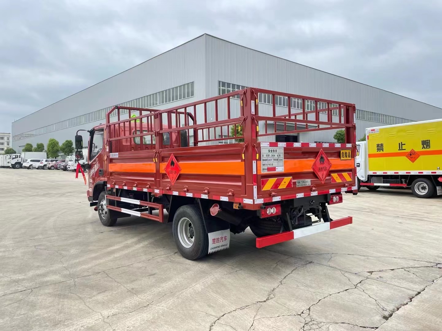 福田奧鈴4.1米氣瓶運(yùn)輸車/黃牌