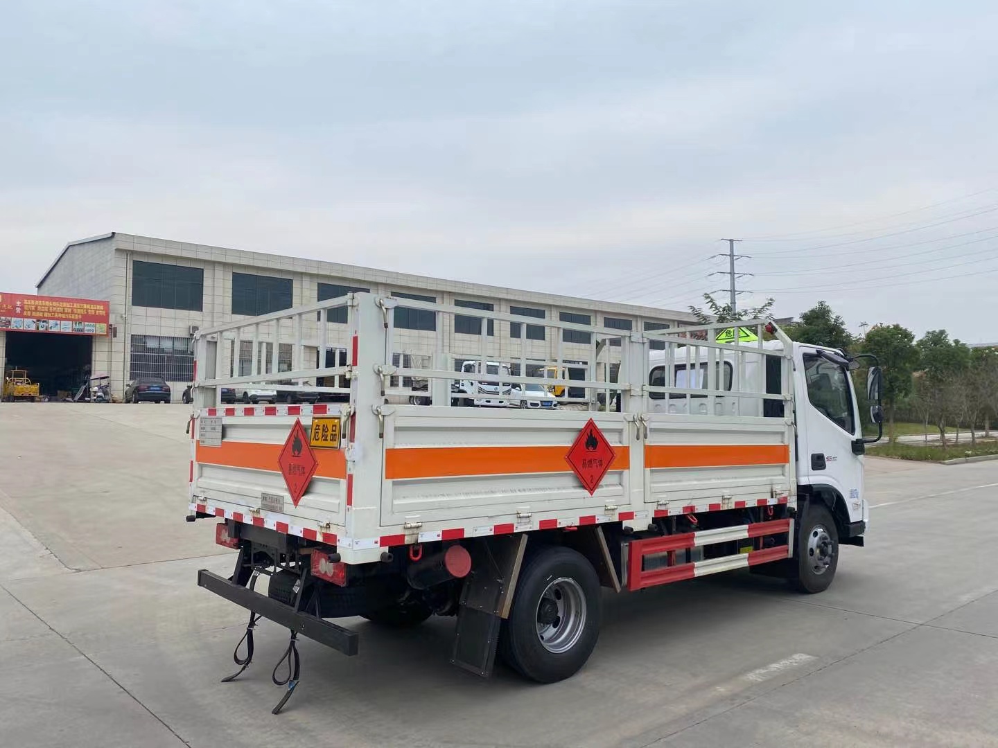 福田歐馬可4.1米4.7噸氣瓶運輸車/黃牌