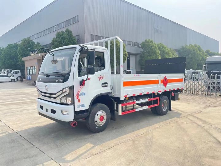 東風4.3米氣瓶運輸車/黃牌5噸