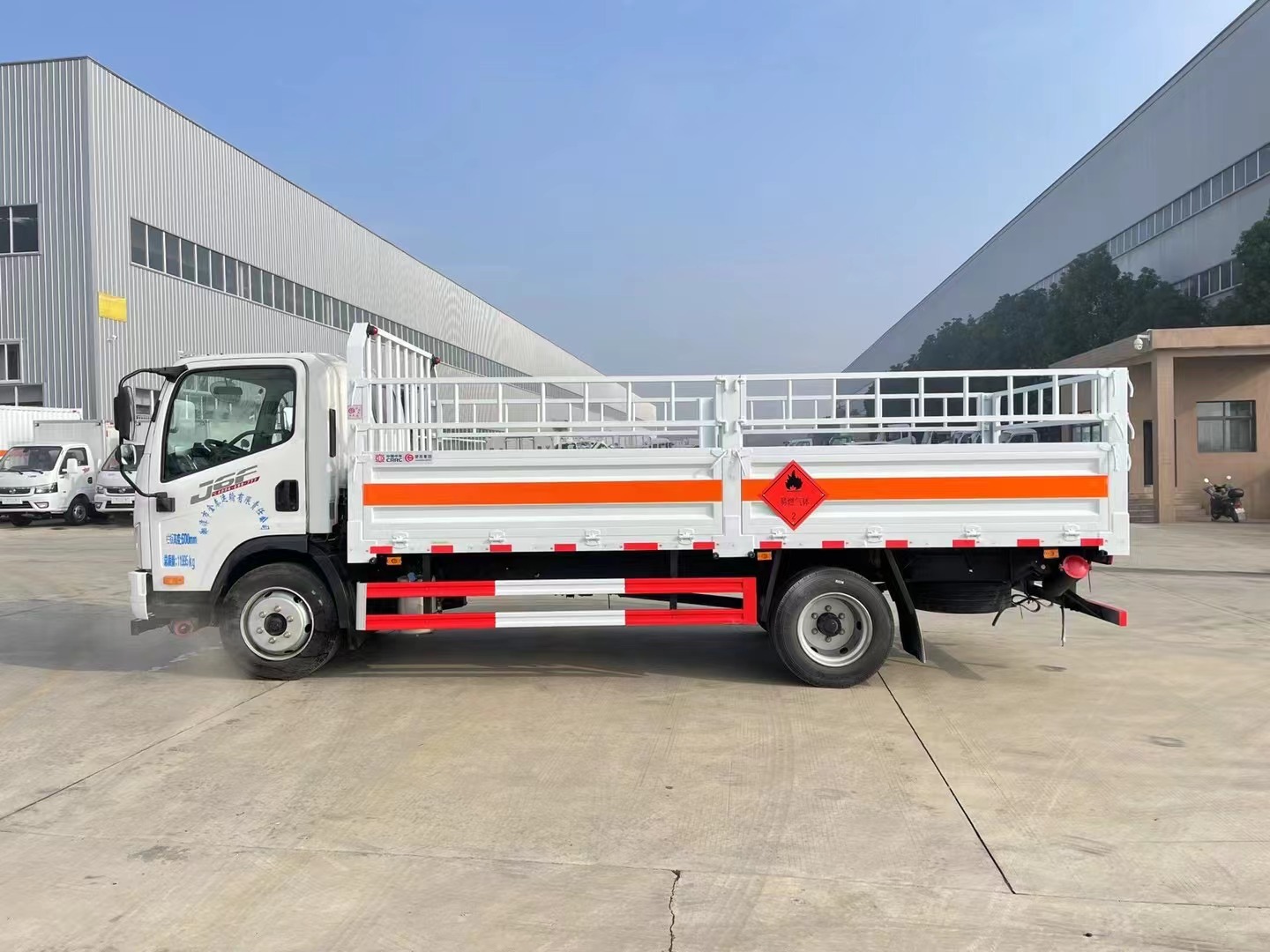 解放5.2米氣瓶運(yùn)輸車/7.55噸