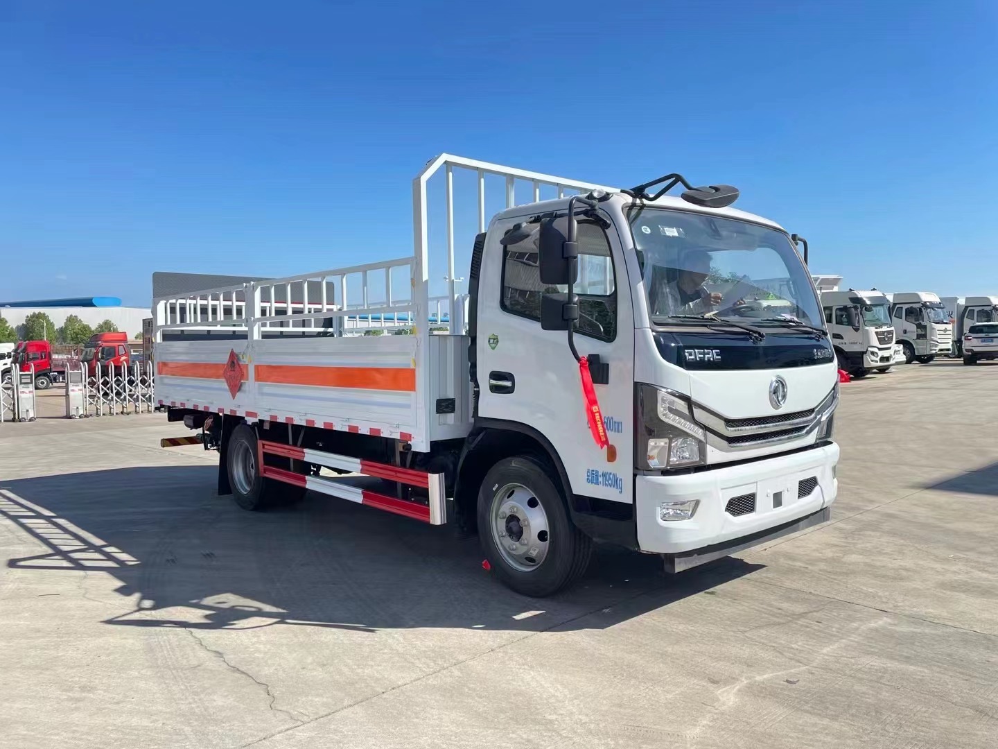 東風5.2米氣瓶運輸車