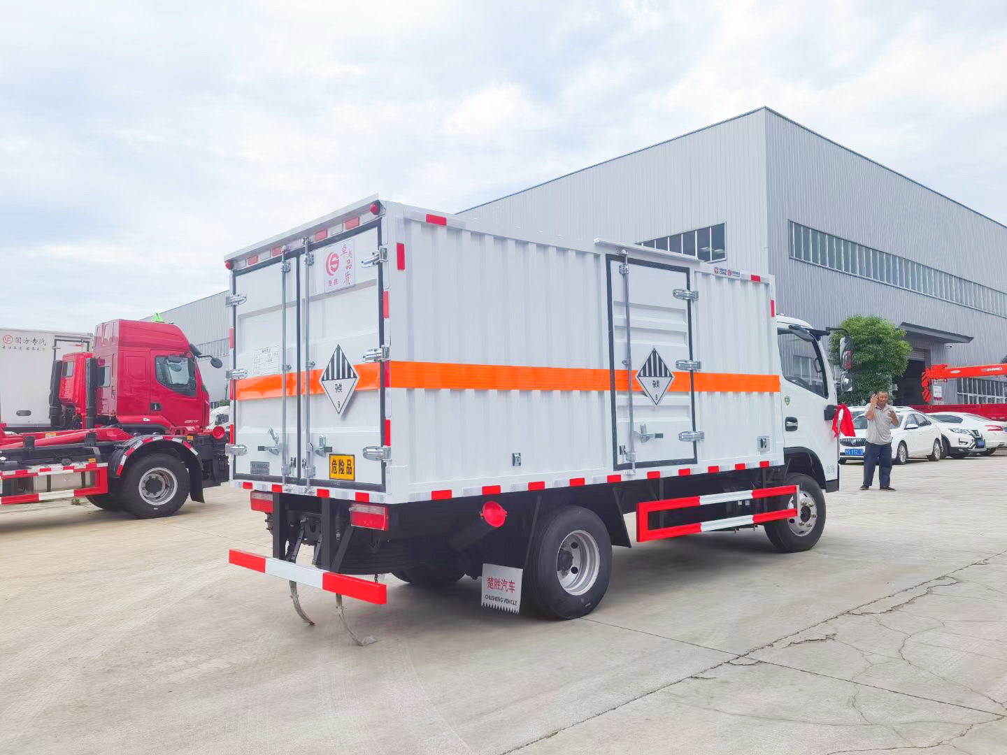 東風福瑞卡4.1米3.8噸危廢車